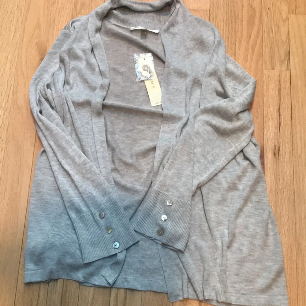 Cyrus NWT Women’s Grey Sweater Size S - Picture 5 of 9